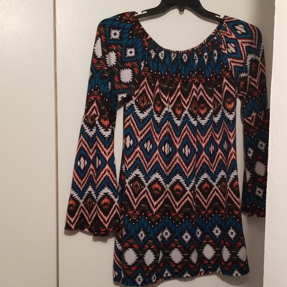 Lg/ XL Bell- Sleeved Tunic